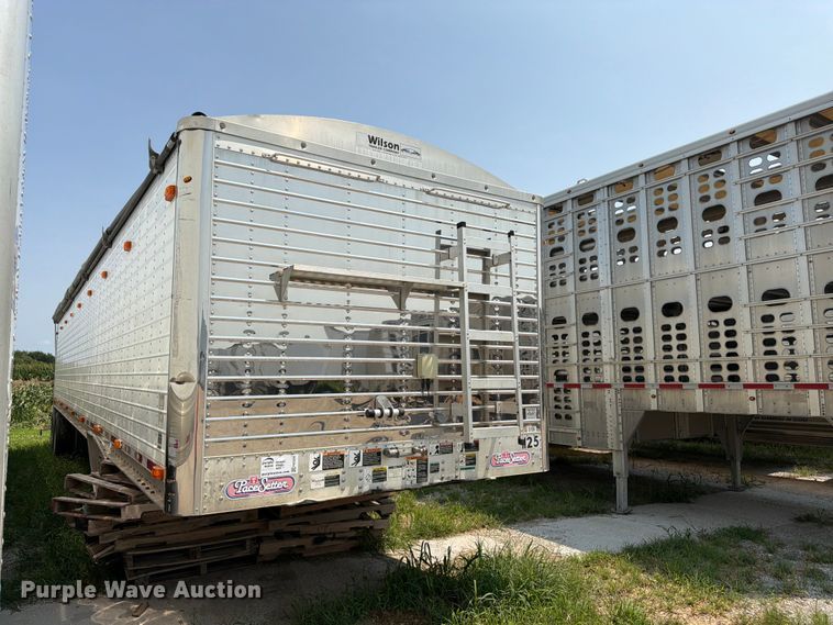 2013 Wilson Trailer Co. DWH-550 Grain Trailer - photo 3