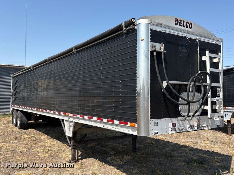 2013 Wilson DWG-550WB Grain Trailer - photo 3