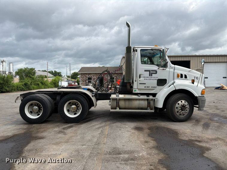 2006 Sterling AT9500 Semi Truck - photo 4