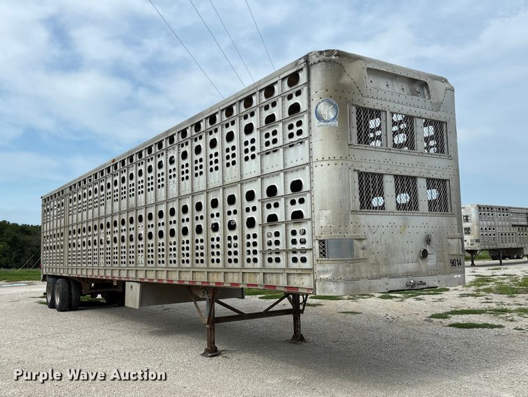 2002 Wilson PSAL-303P Livestock Trailer - photo 3