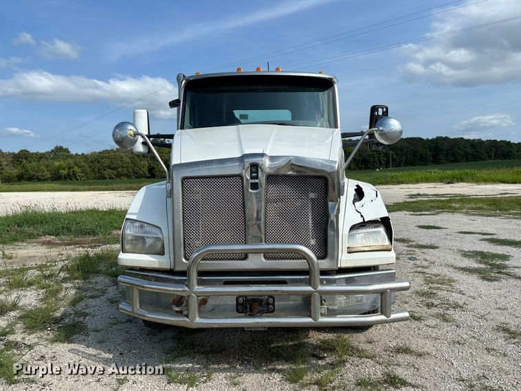 2019 Kenworth T880 Semi Truck - photo 2