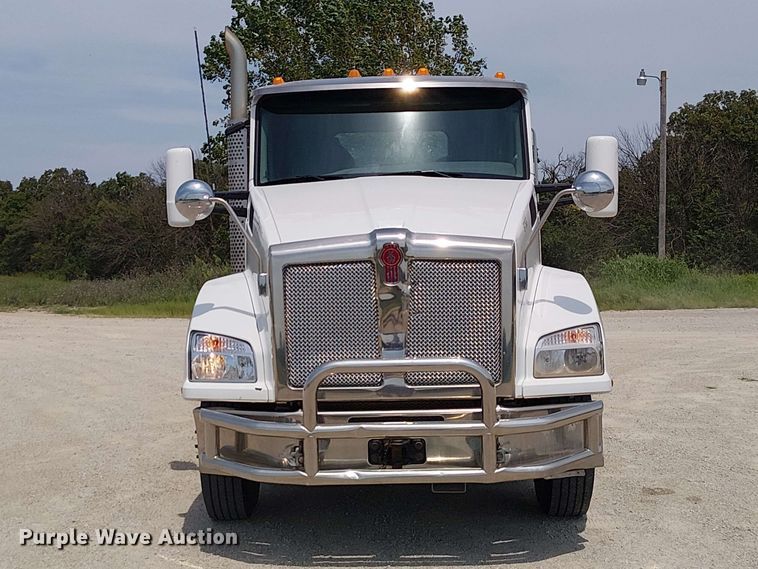 2019 Kenworth T880 Semi Truck - photo 2