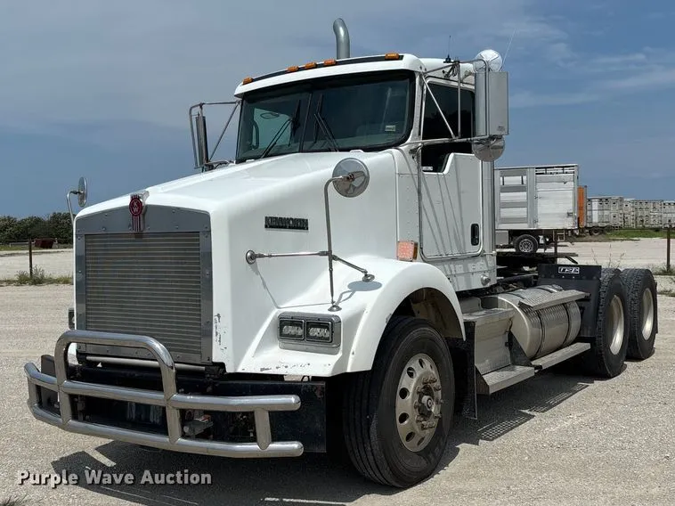 2012 Kenworth T800 Semi Truck