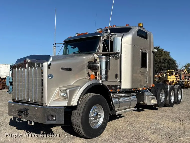 2008 Kenworth T800 Semi Truck