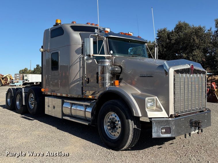 2008 Kenworth T800 Semi Truck - photo 3