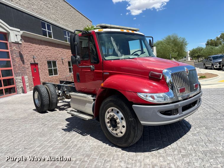 2009 International DuraStar 4300 Truck Cab And Chassis - photo 3