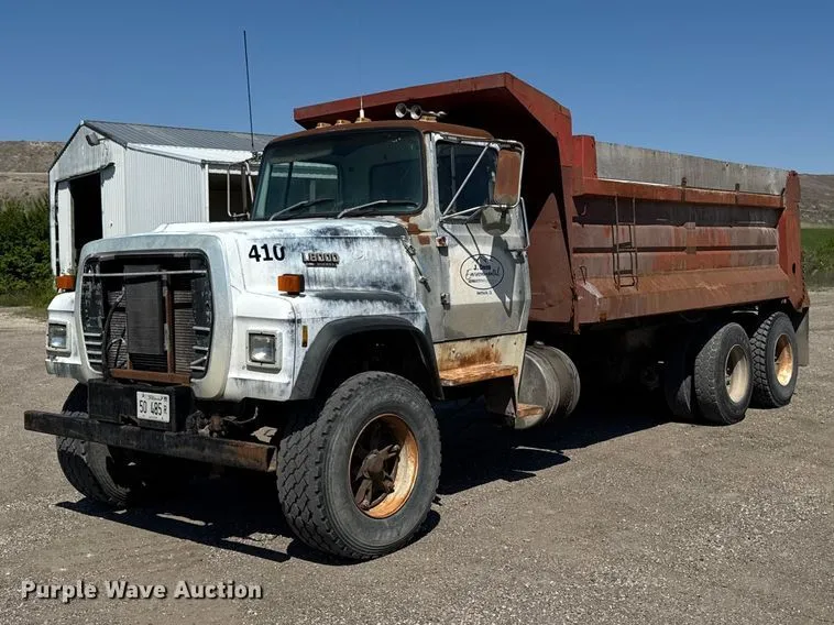 1990 Ford LT8000 Dump Truck