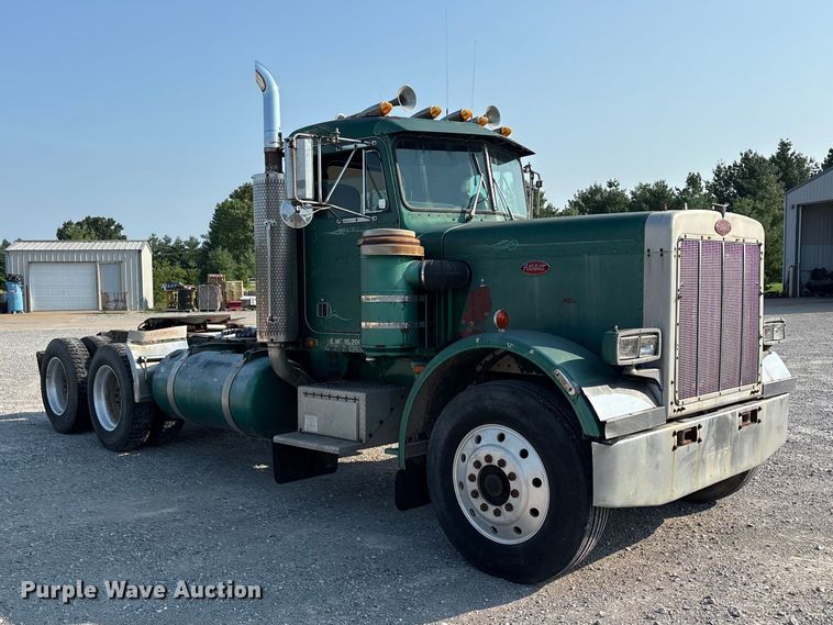 1981 Peterbilt 359 Semi Truck - photo 3