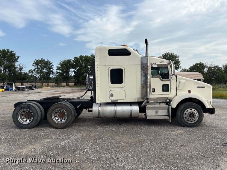 2006 Kenworth T800 Semi Truck - photo 4