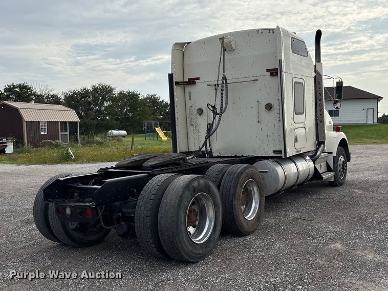 2006 Kenworth T800 Semi Truck - photo 5