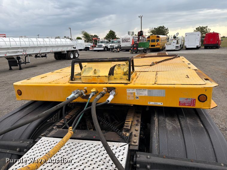 2007 Trail King TK70HT-502 Drop Deck Hydraulic Tail Equipment Trailer - photo 2