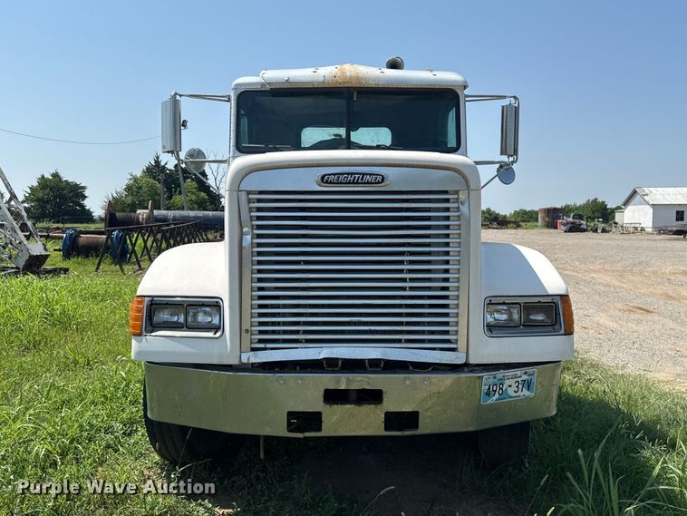 1997 Freightliner FLD120 Truck Cab And Chassis - photo 2