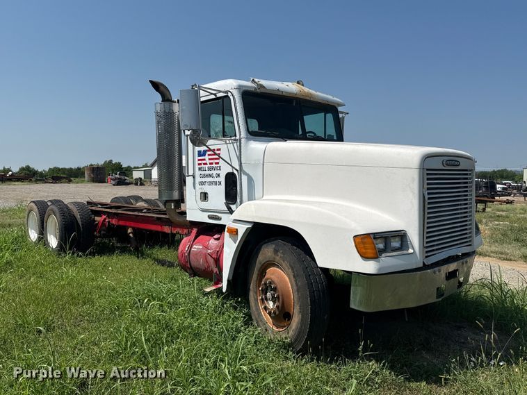 1997 Freightliner FLD120 Truck Cab And Chassis - photo 3