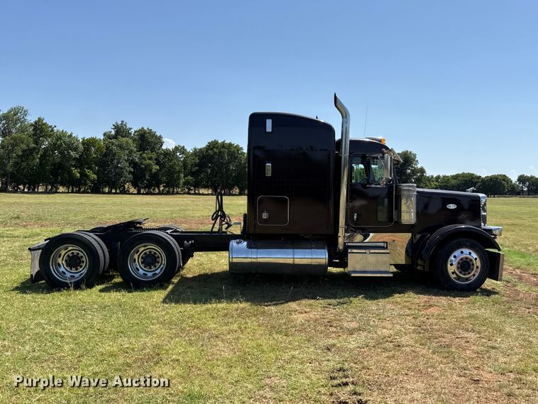2000 Peterbilt 378 Semi Truck - photo 4