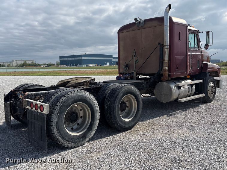 1994 Mack CH613 Semi Truck - photo 5
