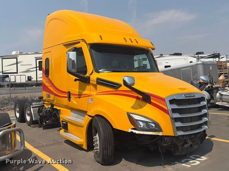 2024 Freightliner Cascadia 126 Semi Truck - photo 3