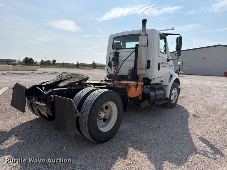 2007 International RA027 Semi Truck - photo 5
