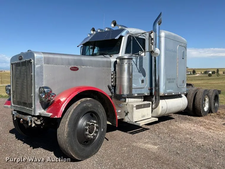 1990 Peterbilt 379 Semi Truck