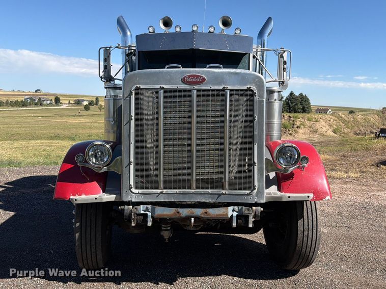 1990 Peterbilt 379 Semi Truck - photo 2