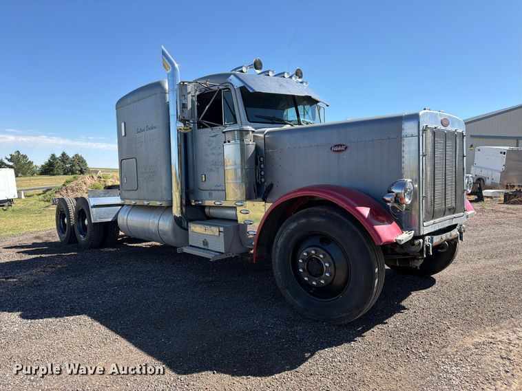 1990 Peterbilt 379 Semi Truck - photo 3