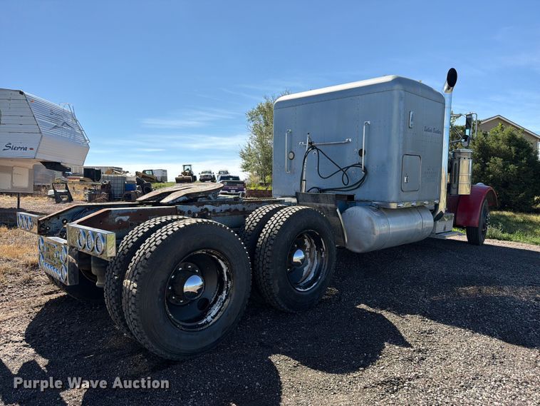 1990 Peterbilt 379 Semi Truck - photo 5