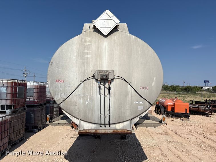 1981 Custom Trailers Fuel Trailer - photo 2