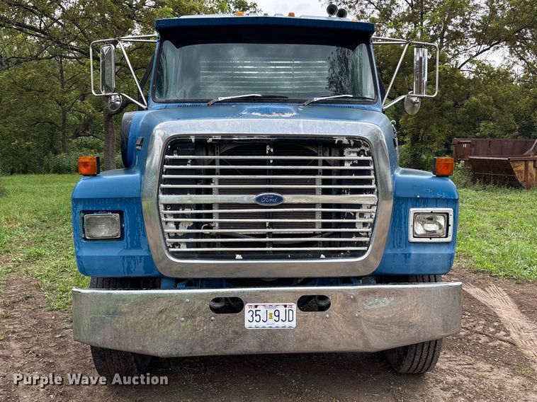 1987 Ford LN8000 Flatbed Truck - photo 2