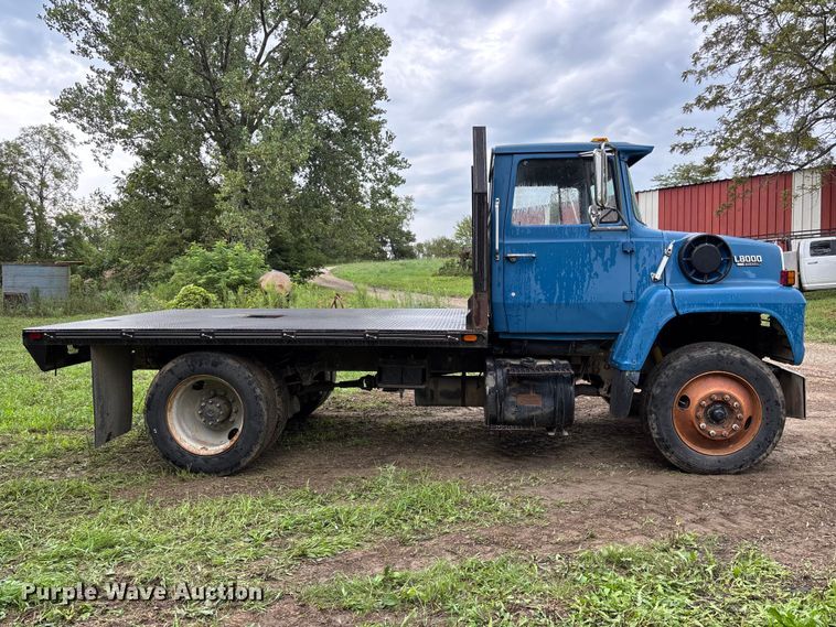 1987 Ford LN8000 Flatbed Truck - photo 4