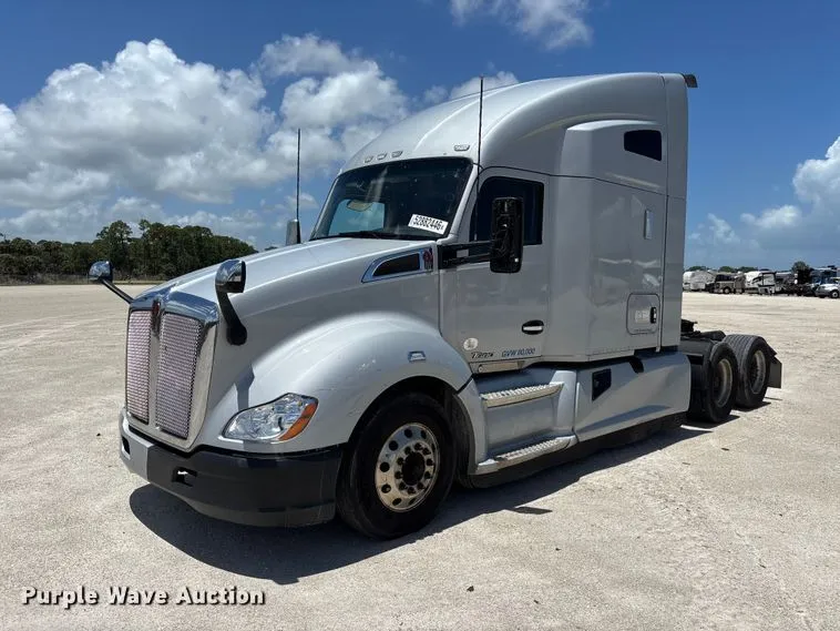 2020 Kenworth T680 Semi Truck