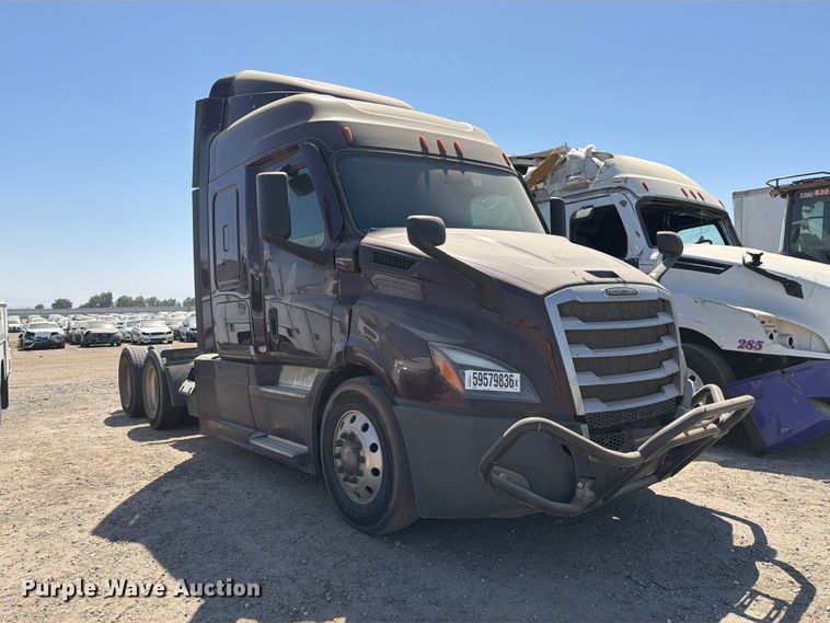 2022 Freightliner Cascadia 116 Semi Truck - photo 3