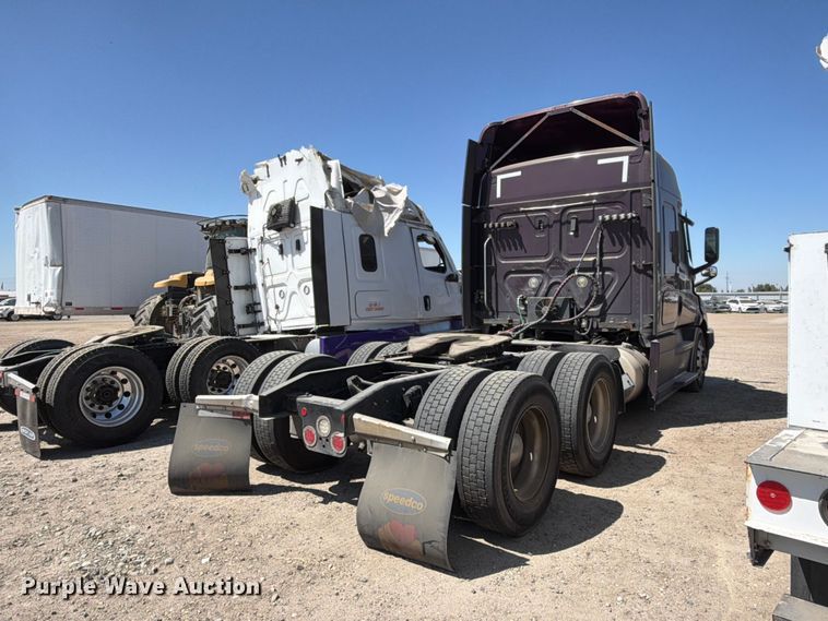 2022 Freightliner Cascadia 116 Semi Truck - photo 5