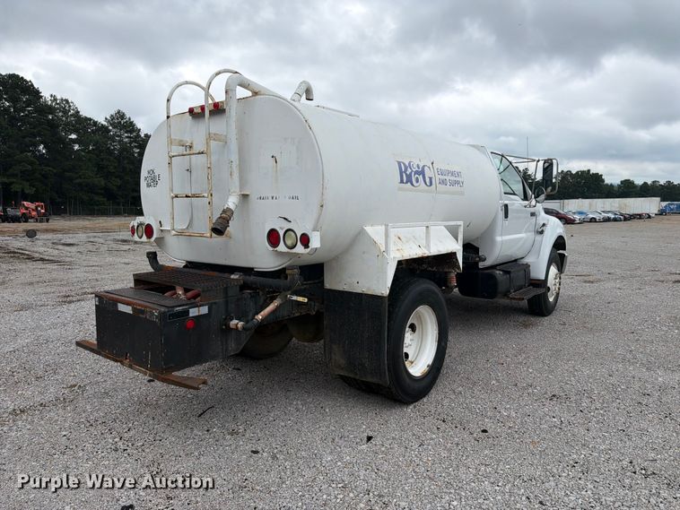 2006 Ford F750 Water Truck - photo 5