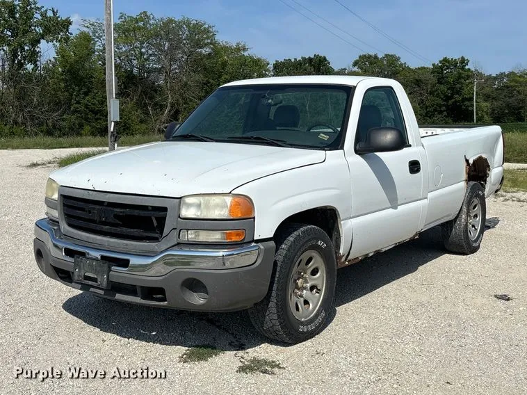 2005 GMC Sierra 1500 Pickup Truck