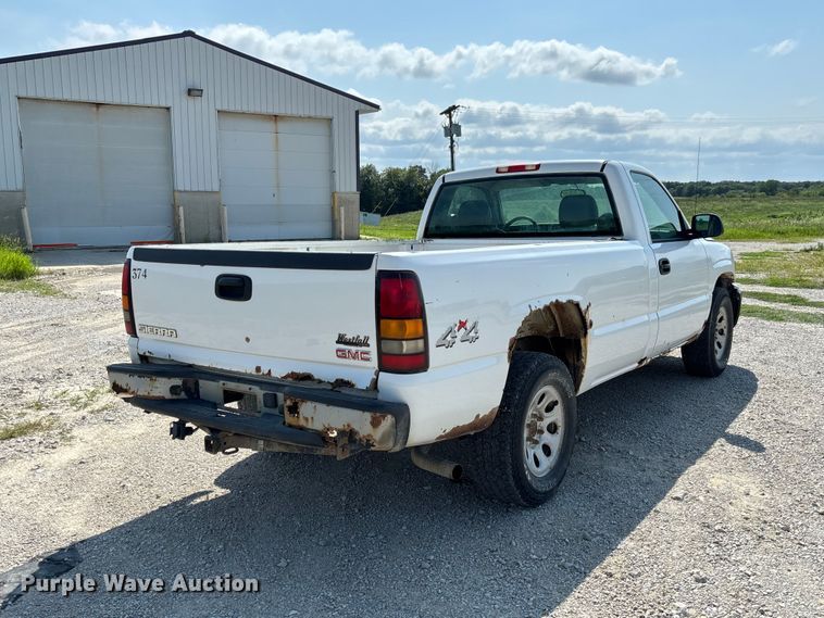 2005 GMC Sierra 1500 Pickup Truck - photo 5
