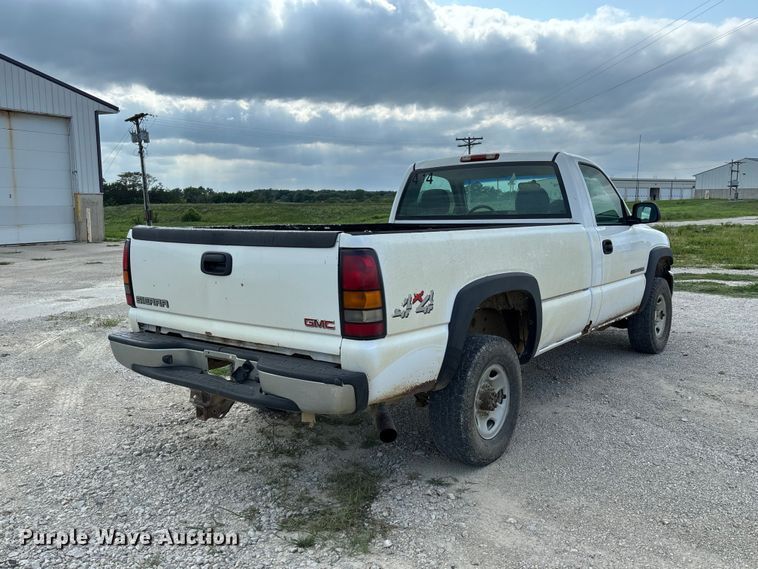 2006 GMC Sierra 2500HD Pickup Truck - photo 5