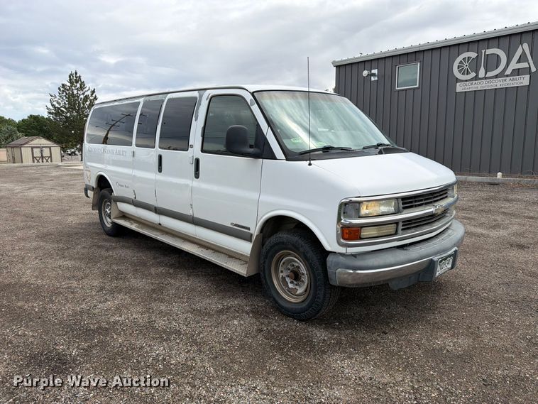 2002 Chevrolet Express Van - photo 3