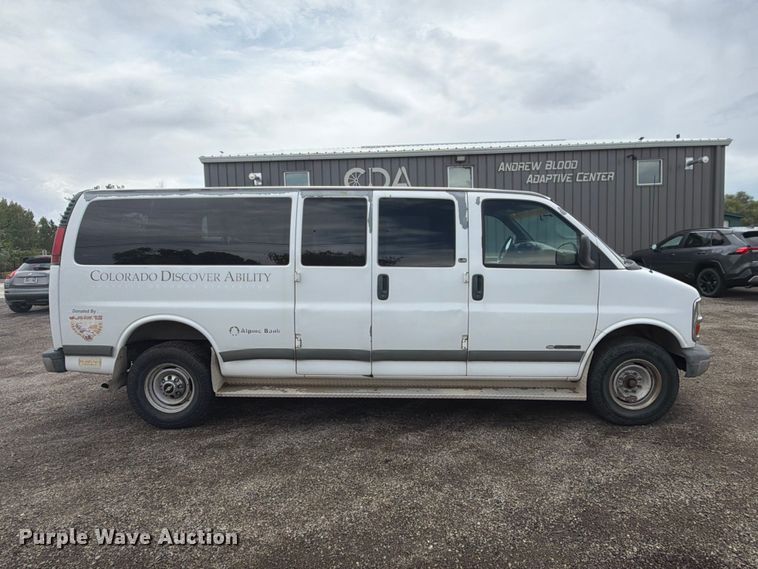 2002 Chevrolet Express Van - photo 4