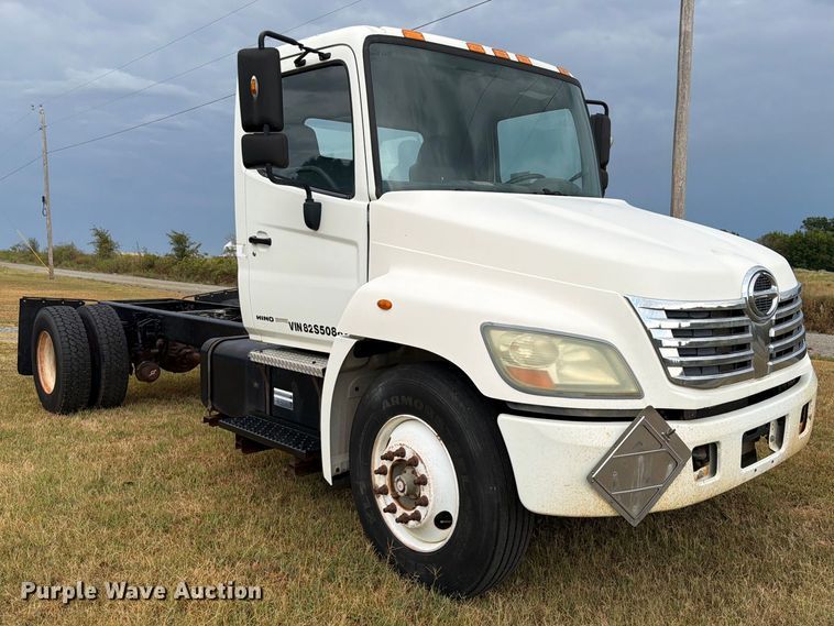 2008 Hino 338 Truck Cab And Chassis - photo 3
