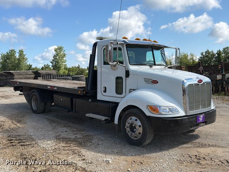 2008 Peterbilt 325 Rollback Truck - photo 3