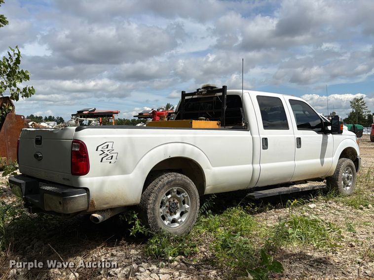 2015 Ford F250 Super Duty XLT Crew Cab Pickup Truck - photo 5