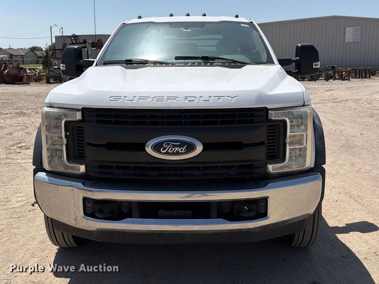 2017 Ford F550 Super Duty XL Ext. Cab Flatbed Truck - photo 2