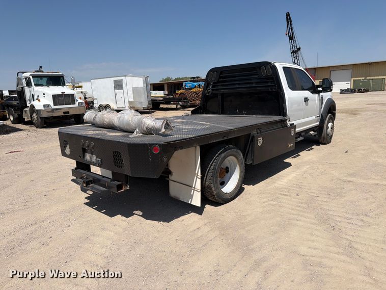 2017 Ford F550 Super Duty XL Ext. Cab Flatbed Truck - photo 5