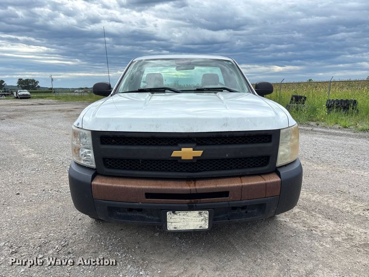 2013 Chevrolet Silverado 1500 Pickup Truck - photo 2