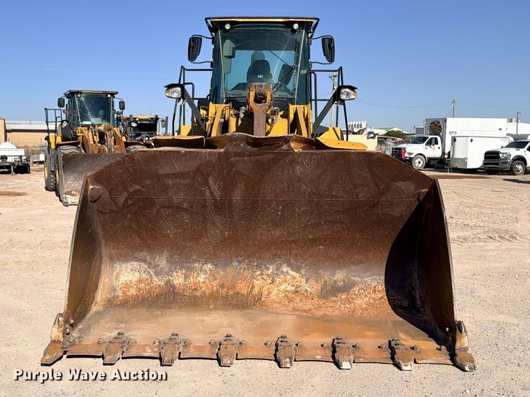 2014 Caterpillar 972M Wheel Loader - photo 2