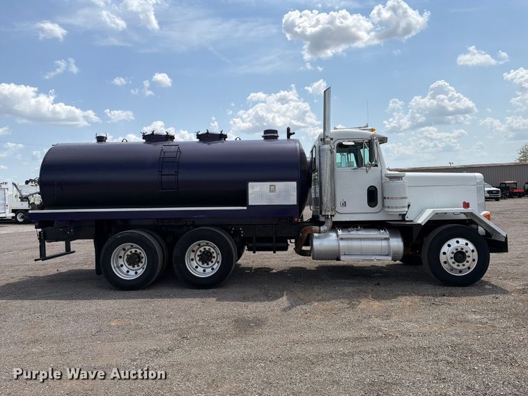 1997 Peterbilt 357 Vacuum Truck - photo 4