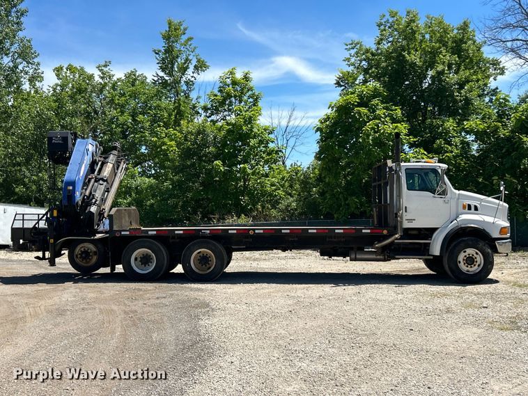 2005 Sterling Truck L9500 Series Crane Truck - photo 4