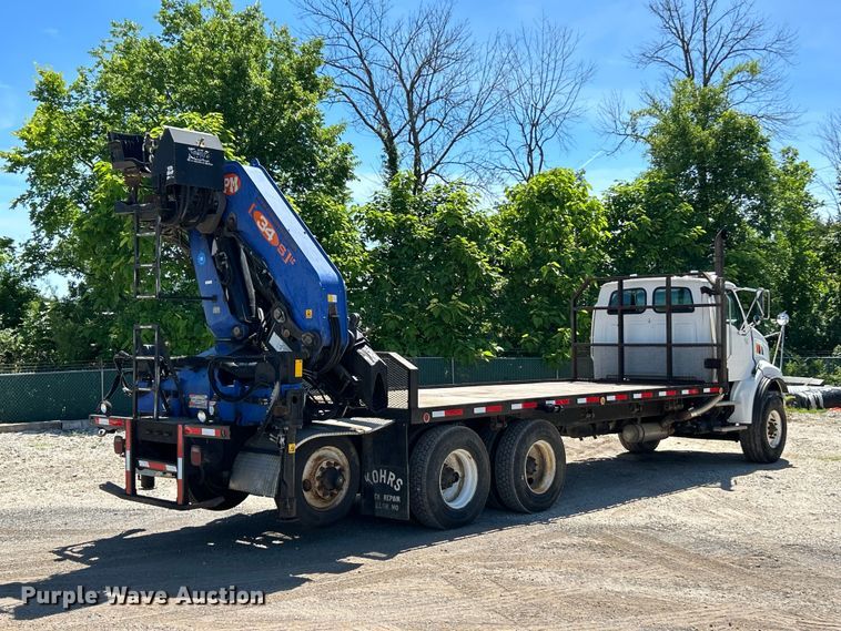2005 Sterling Truck L9500 Series Crane Truck - photo 5