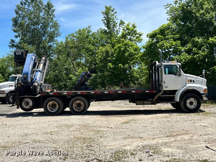 2005 Sterling Truck L9500 Series Crane Truck - photo 4