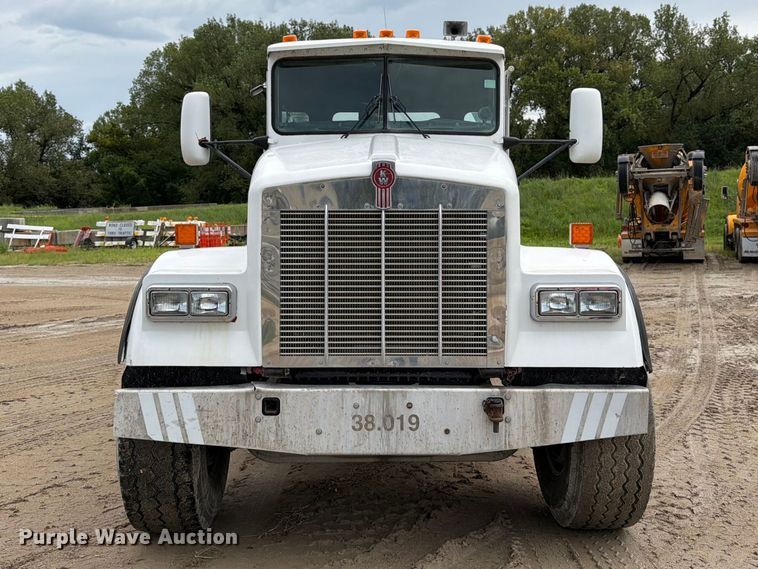 2003 Kenworth W900 Ready Mix Truck - photo 2