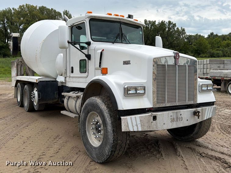 2003 Kenworth W900 Ready Mix Truck - photo 3